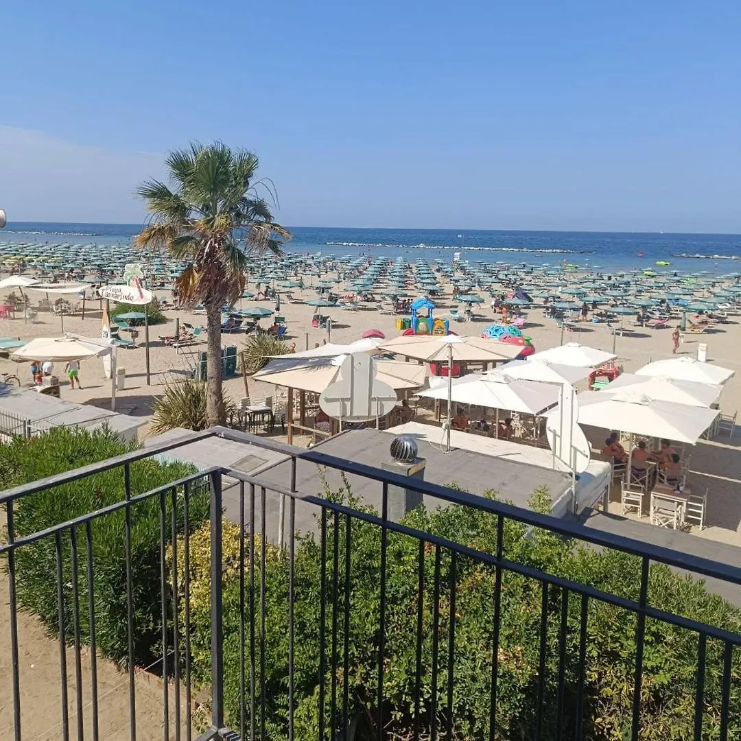 Dimora Storica Con Accesso Privato Alla Spiaggia - Villa Drei リミニ 0*,